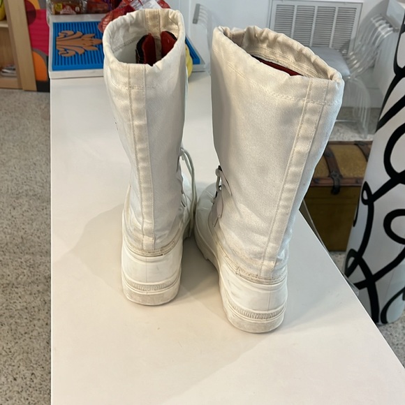 Kamik Canuck snow boots - -40 degree rating. White. Size 7 ( I am an 8.5 ladies) - Picture 5 of 10